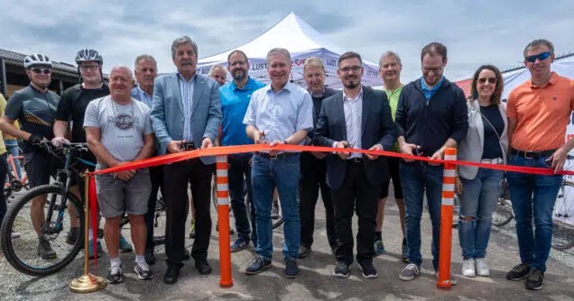 Neuer Radweg in H&ouml;rzendorf feierlich er&ouml;ffnet